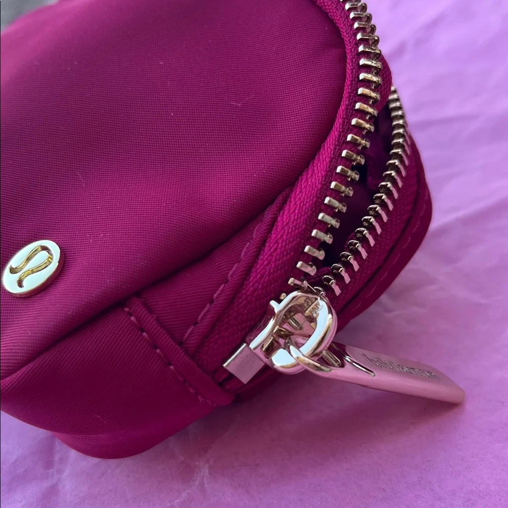 Authentic Lululemon Everywhere Belt Bag Nano - Picture 10 of 16
